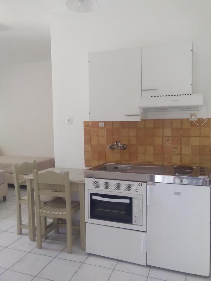Gorgona Apartments & Studios Ипсос Екстериор снимка
