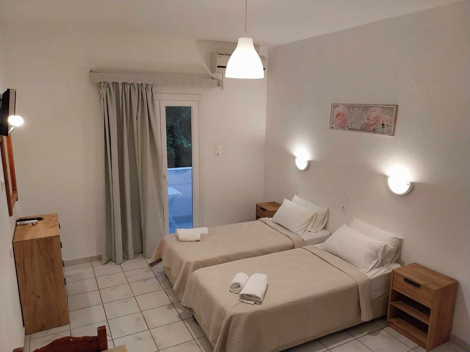 Gorgona Apartments & Studios Ипсос Екстериор снимка